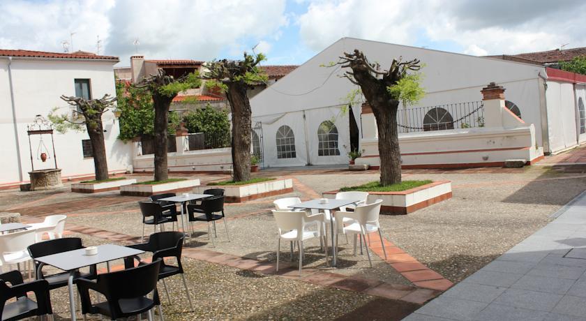 Sumaiya El Palacio Coria Exterior photo